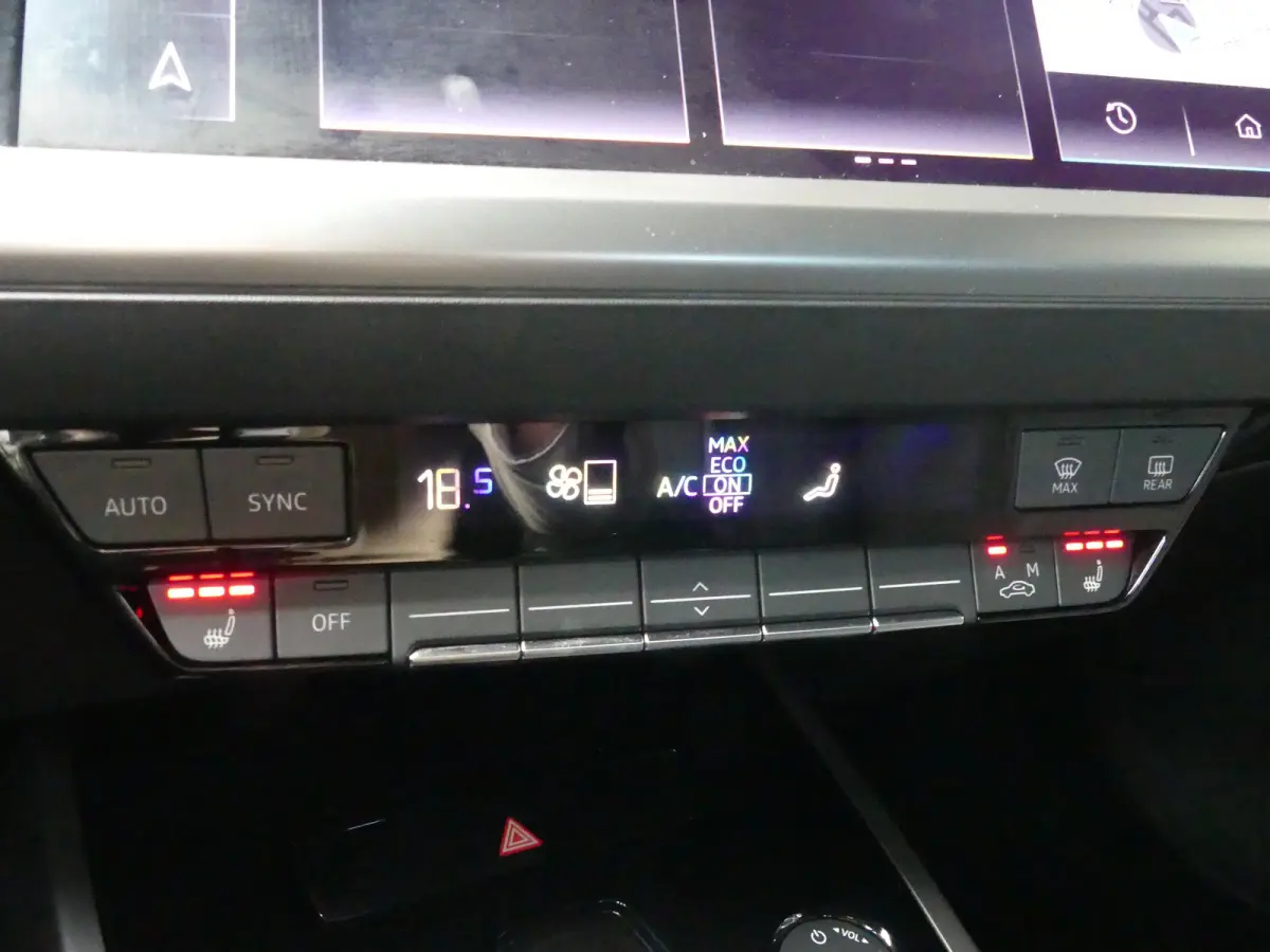 40 Advanced edition 77 kWh | TREKHAAK | ADAPTIVE CRUISE | CAMERA | PARKEERSENSOREN V+A | STOELVERWARMING | ELEKTRISCHE ACHTERKLEP | NAVI | LMV 19" | APPLE CARPLAY / ANDROID AUTO |
