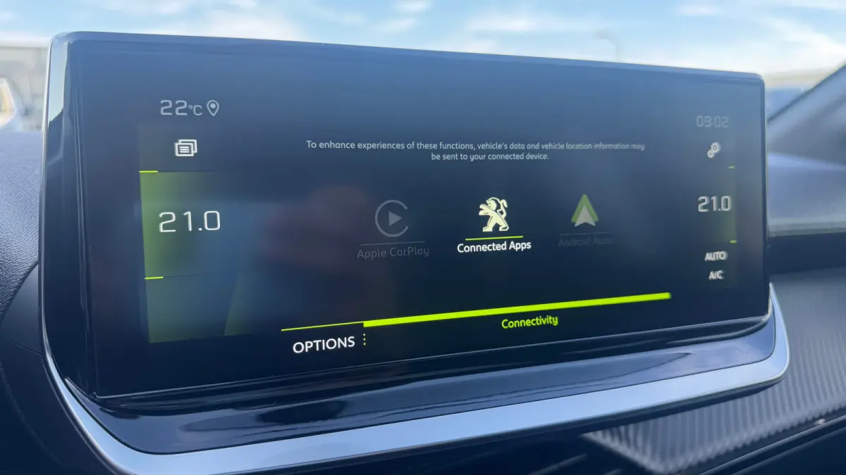 1.2 PURETECH 100PK GT PACK / NAVI / LEDER / CLIMA / PDC / 17" LMV / CAMERA / KEYLESS / APPLE CARPLAY / I-COCKPIT / FULL-LED / 1E EIGENAAR  !!
