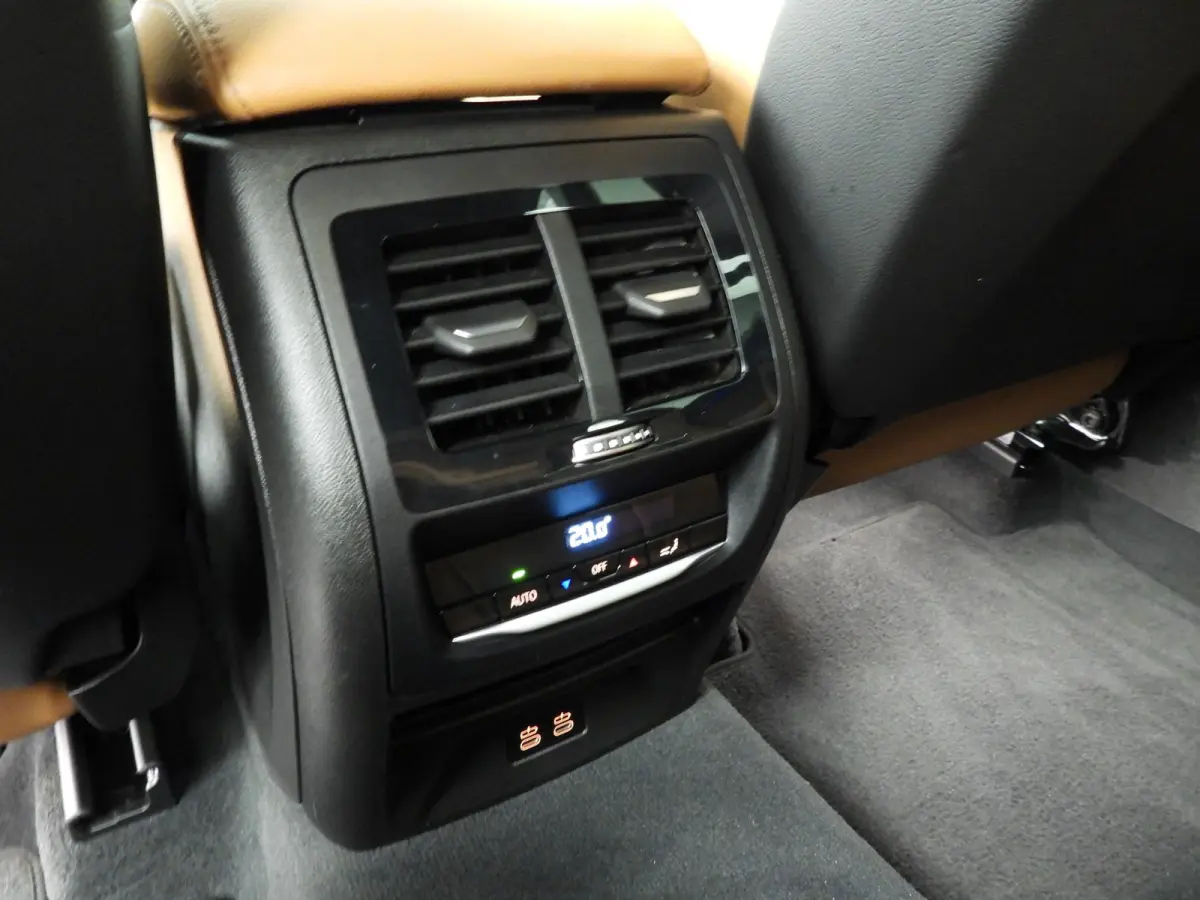 xDrive30e | M-Sportpakket | LED | Leder | HUD | Trekhaak | Keyles go | Stoelverwarming | Elektr. zetels | DAB | Hifi speakers | Alu 21 inch