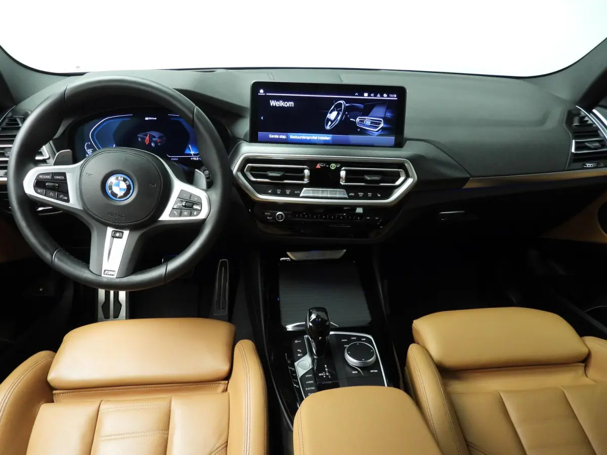 xDrive30e | M-Sportpakket | LED | Leder | HUD | Trekhaak | Keyles go | Stoelverwarming | Elektr. zetels | DAB | Hifi speakers | Alu 21 inch