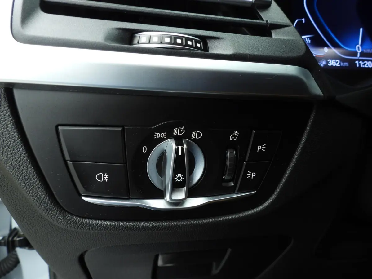 xDrive30e | M-Sportpakket | LED | Leder | HUD | Trekhaak | Keyles go | Stoelverwarming | Elektr. zetels | DAB | Hifi speakers | Alu 21 inch