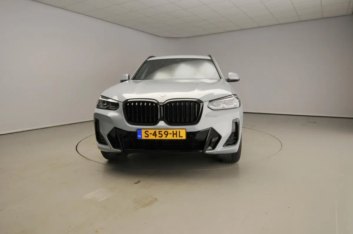 xDrive30e | M-Sportpakket | LED | Leder | HUD | Trekhaak | Keyles go | Stoelverwarming | Elektr. zetels | DAB | Hifi speakers | Alu 21 inch