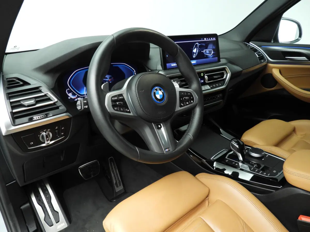 xDrive30e | M-Sportpakket | LED | Leder | HUD | Trekhaak | Keyles go | Stoelverwarming | Elektr. zetels | DAB | Hifi speakers | Alu 21 inch