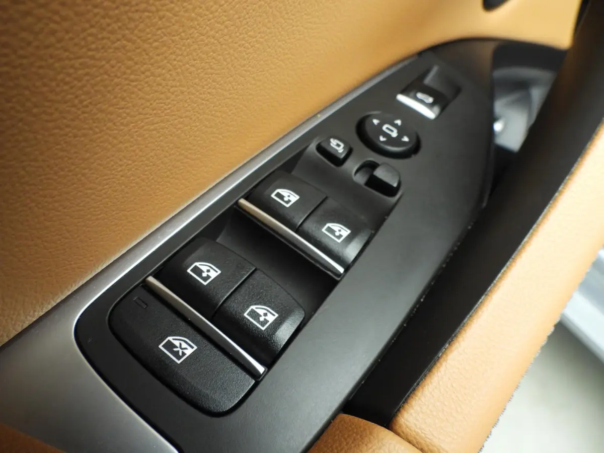 xDrive30e | M-Sportpakket | LED | Leder | HUD | Trekhaak | Keyles go | Stoelverwarming | Elektr. zetels | DAB | Hifi speakers | Alu 21 inch