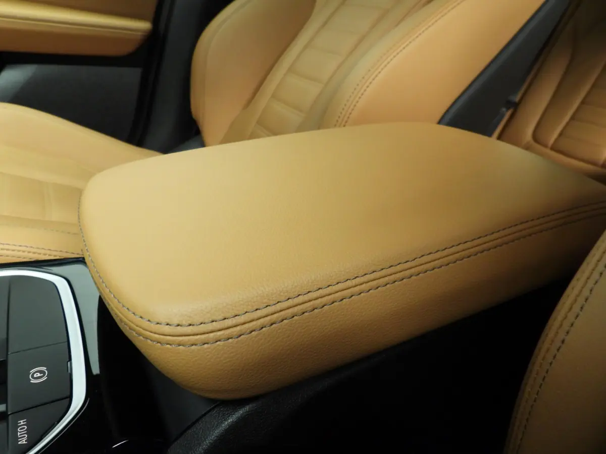 xDrive30e | M-Sportpakket | LED | Leder | HUD | Trekhaak | Keyles go | Stoelverwarming | Elektr. zetels | DAB | Hifi speakers | Alu 21 inch