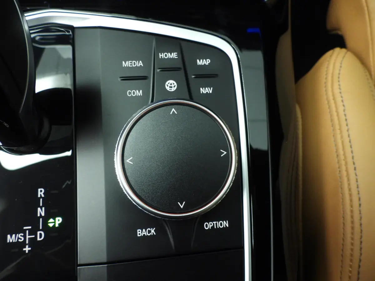 xDrive30e | M-Sportpakket | LED | Leder | HUD | Trekhaak | Keyles go | Stoelverwarming | Elektr. zetels | DAB | Hifi speakers | Alu 21 inch