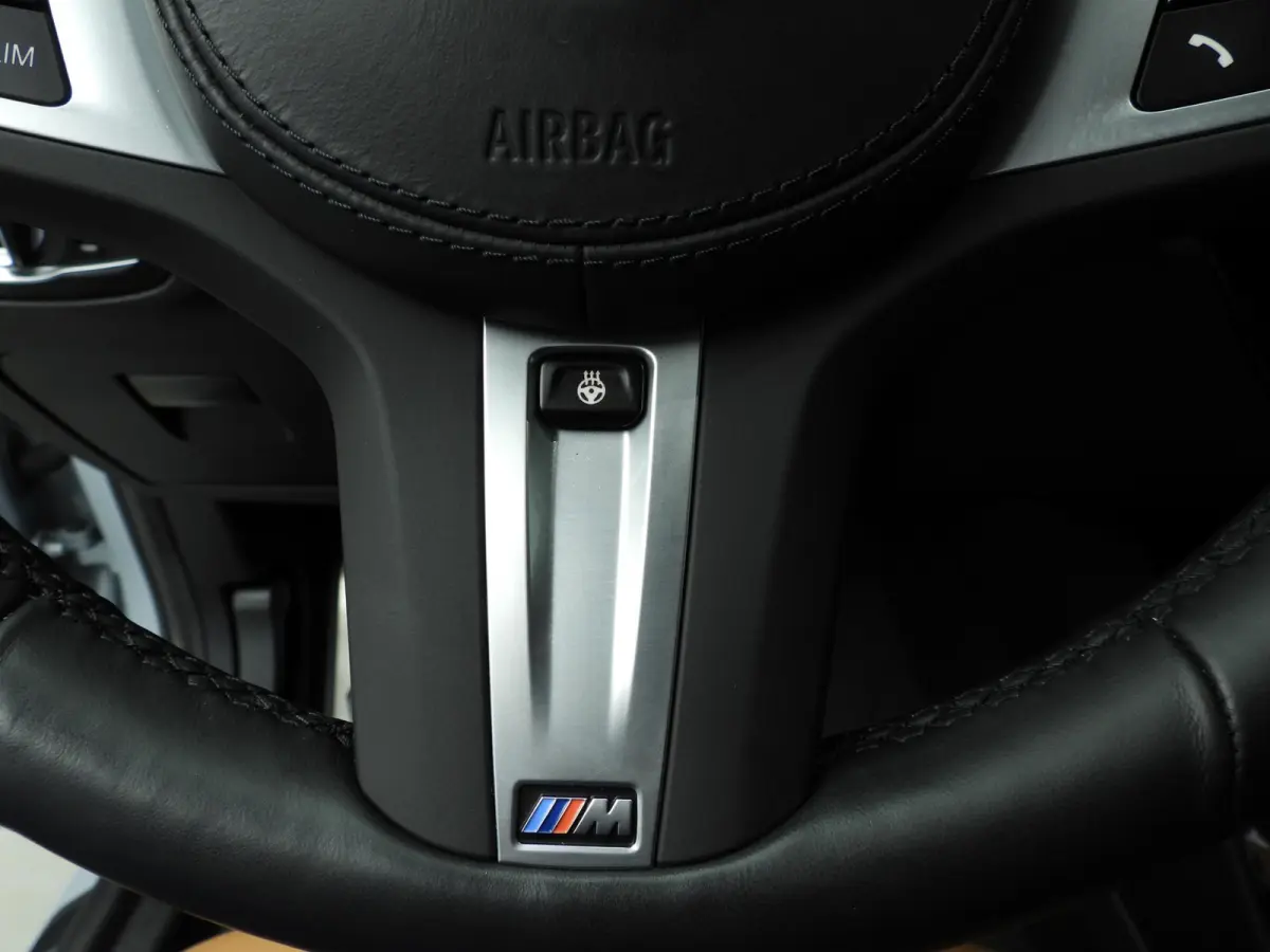 xDrive30e | M-Sportpakket | LED | Leder | HUD | Trekhaak | Keyles go | Stoelverwarming | Elektr. zetels | DAB | Hifi speakers | Alu 21 inch