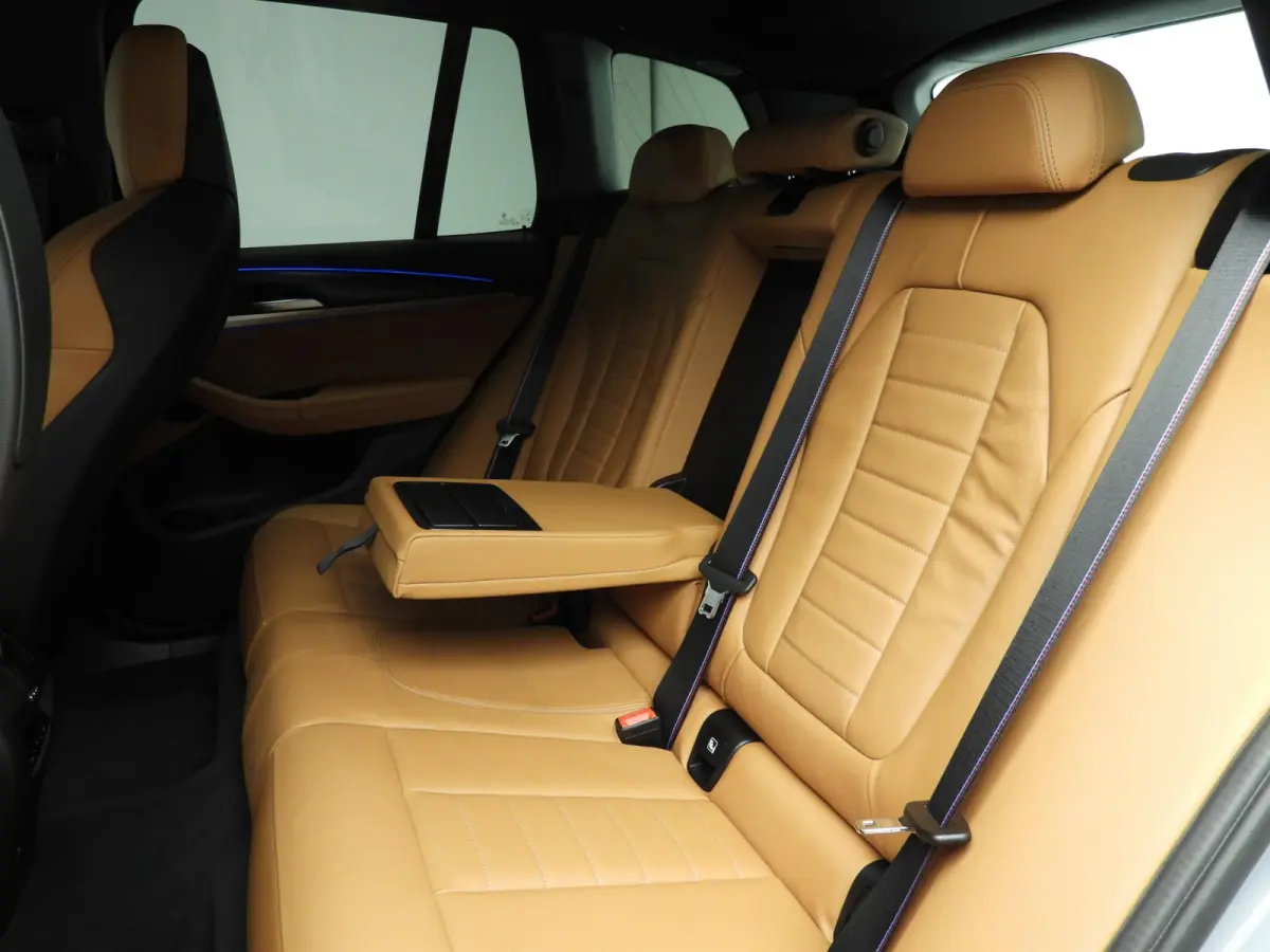 xDrive30e | M-Sportpakket | LED | Leder | HUD | Trekhaak | Keyles go | Stoelverwarming | Elektr. zetels | DAB | Hifi speakers | Alu 21 inch