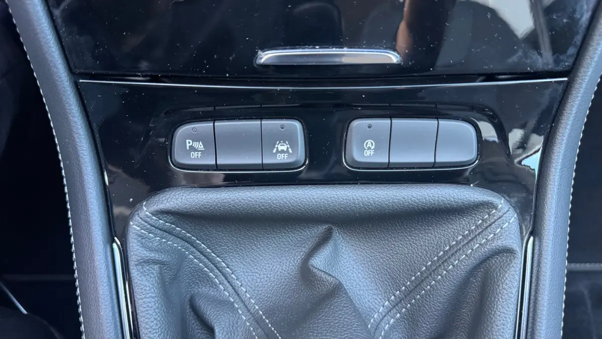 1.2 TURBO 130PK LEVEL 3 ELEGANCE / NAVI / LEDER / CLIMA / LED / PDC / AGR / 18" LMV / CAMERA / AFN. TREKHAAK / BLUETOOTH / CRUISECONTROL / 1E EIGENAAR / NIEUWSTAAT !!