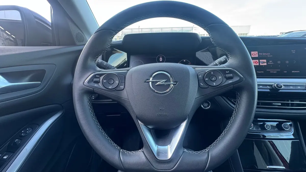 1.2 TURBO 130PK LEVEL 3 ELEGANCE / NAVI / LEDER / CLIMA / LED / PDC / AGR / 18" LMV / CAMERA / AFN. TREKHAAK / BLUETOOTH / CRUISECONTROL / 1E EIGENAAR / NIEUWSTAAT !!