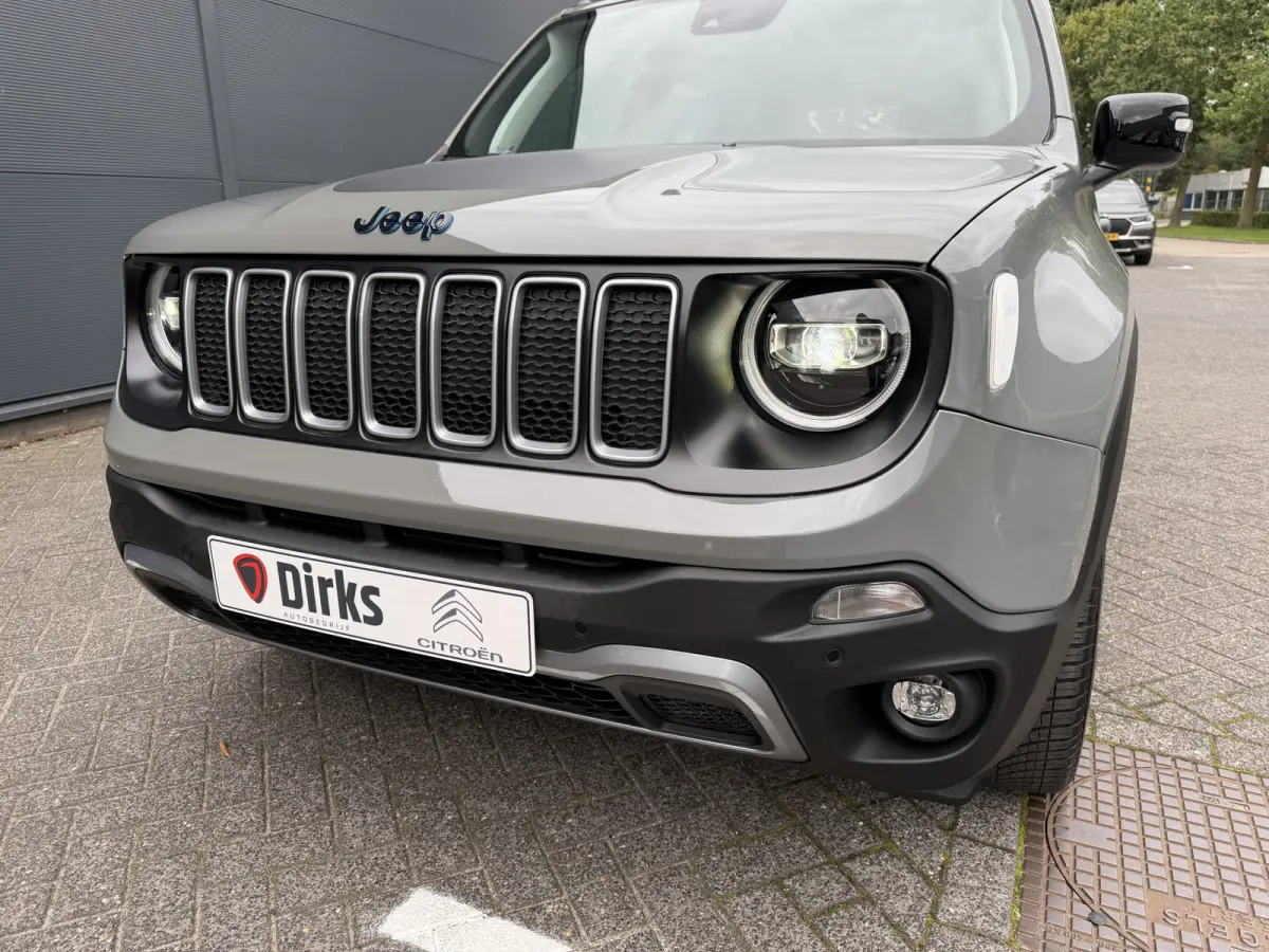 4xe 240 Plug-in Hybrid Electric Trailhawk (Navigatie - LED - Keyless Entry - Parkeersensoren V+A - Automatische Airco - 4WD - 17" incl 4S - Dodehoek detectie)