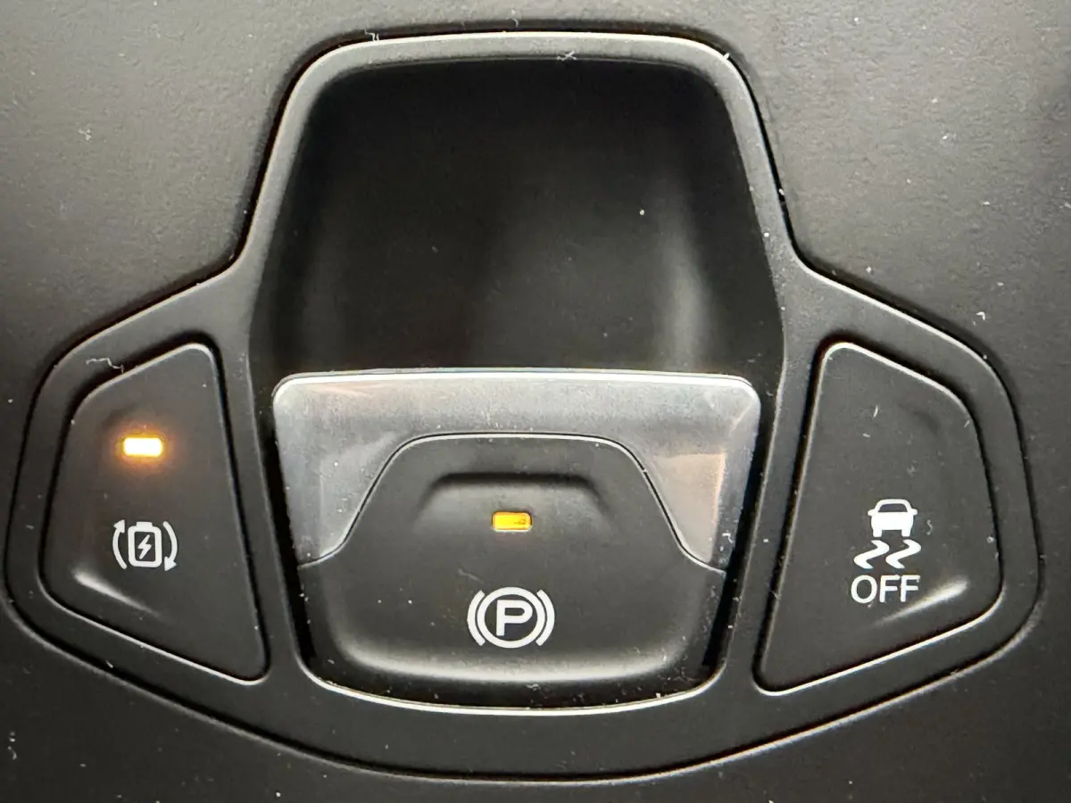 4xe 240 Plug-in Hybrid Electric Trailhawk (Navigatie - LED - Keyless Entry - Parkeersensoren V+A - Automatische Airco - 4WD - 17" incl 4S - Dodehoek detectie)