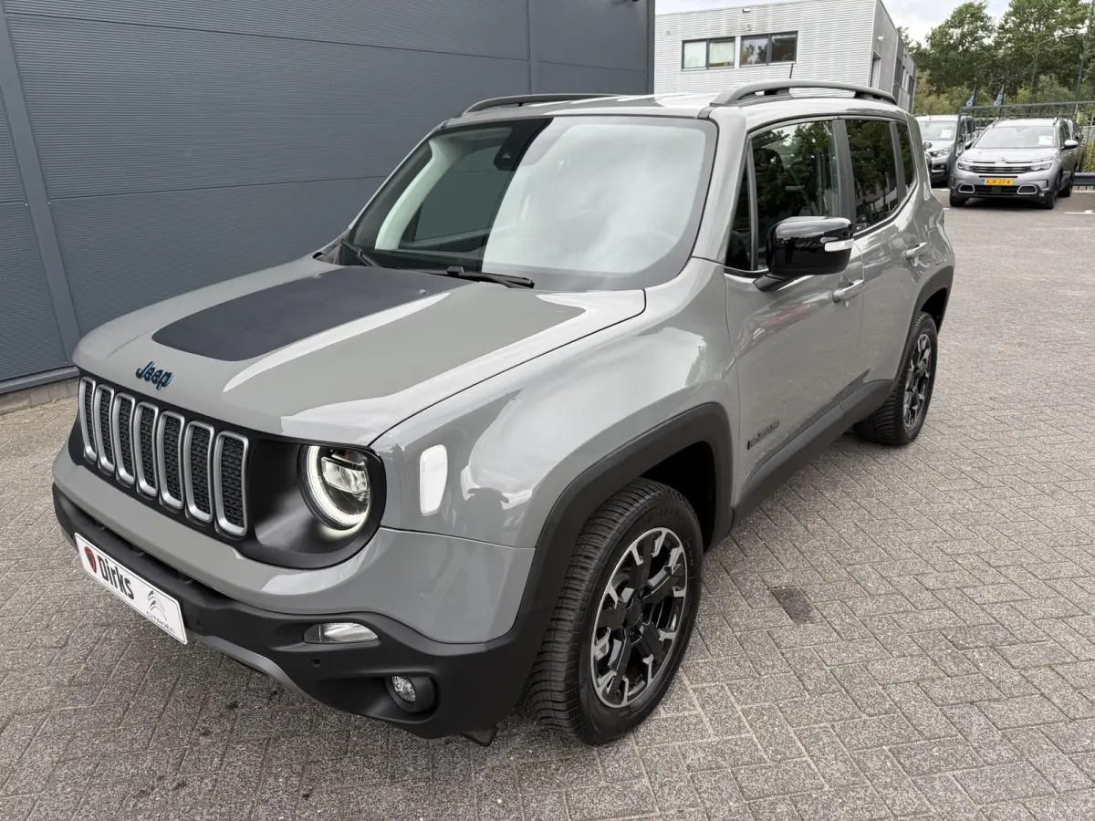4xe 240 Plug-in Hybrid Electric Trailhawk (Navigatie - LED - Keyless Entry - Parkeersensoren V+A - Automatische Airco - 4WD - 17" incl 4S - Dodehoek detectie)