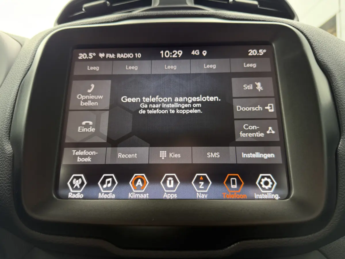 4xe 240 Plug-in Hybrid Electric Trailhawk (Navigatie - LED - Keyless Entry - Parkeersensoren V+A - Automatische Airco - 4WD - 17" incl 4S - Dodehoek detectie)