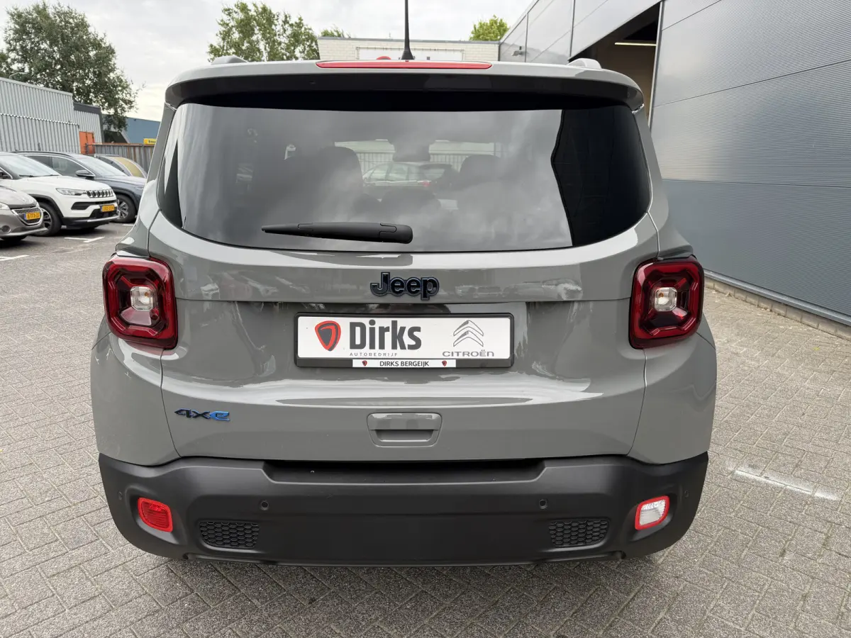 4xe 240 Plug-in Hybrid Electric Trailhawk (Navigatie - LED - Keyless Entry - Parkeersensoren V+A - Automatische Airco - 4WD - 17" incl 4S - Dodehoek detectie)