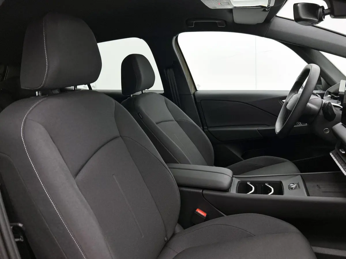 Life 58 kWh | Navigatie | Apple Carplay draadloos | Stoelverwarming | Ruiten getint | 18" Lichtmetalen velgen | Android Auto draadloos | LED verlichting | Camera | Climate control | Dodehoek