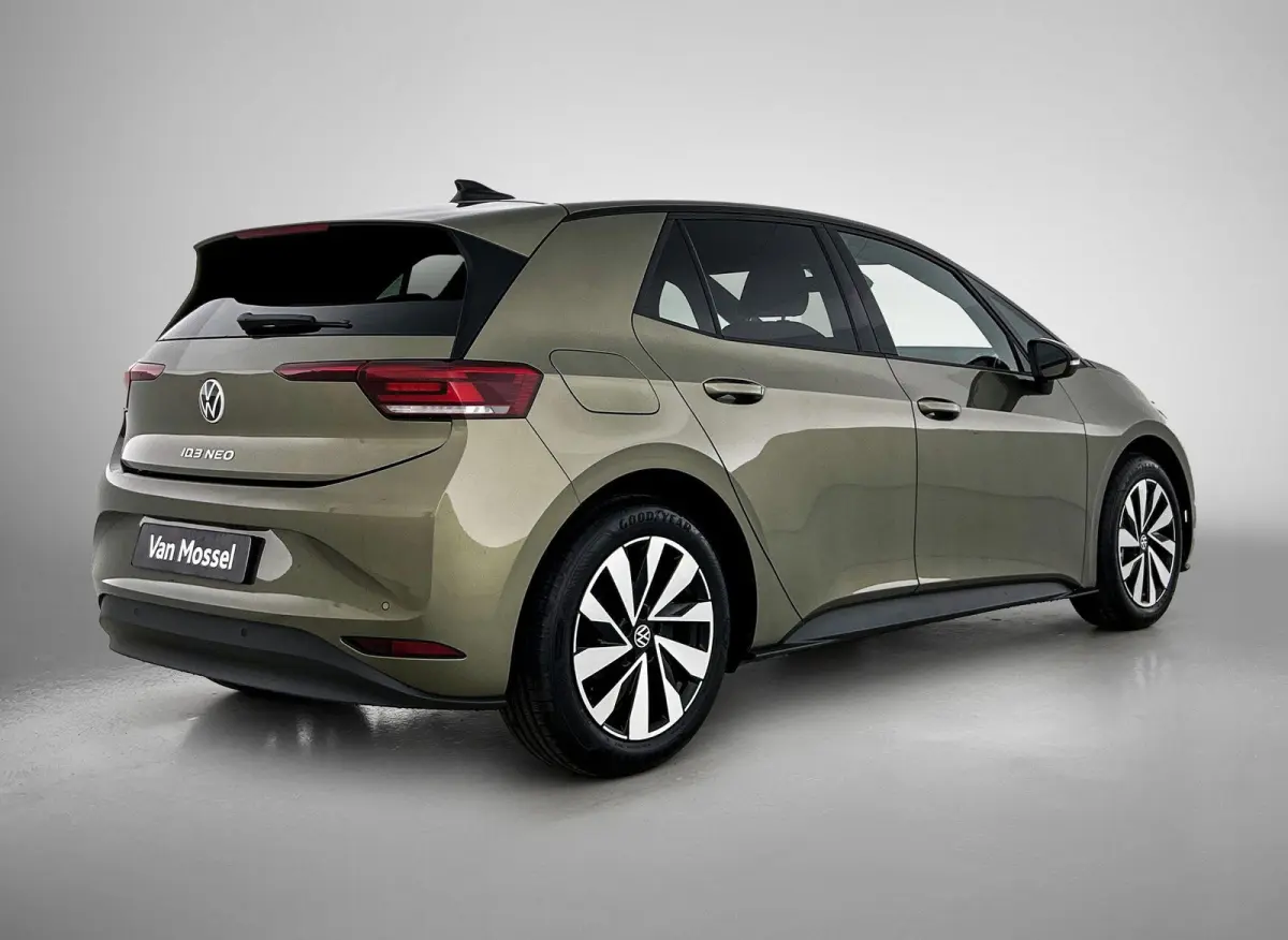 Life 58 kWh | Navigatie | Apple Carplay draadloos | Stoelverwarming | Ruiten getint | 18" Lichtmetalen velgen | Android Auto draadloos | LED verlichting | Camera | Climate control | Dodehoek