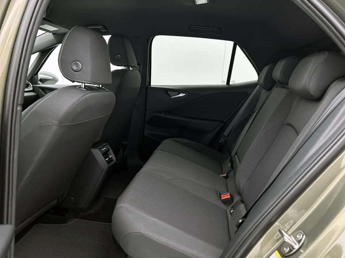 Life 58 kWh | Navigatie | Apple Carplay draadloos | Stoelverwarming | Ruiten getint | 18" Lichtmetalen velgen | Android Auto draadloos | LED verlichting | Camera | Climate control | Dodehoek