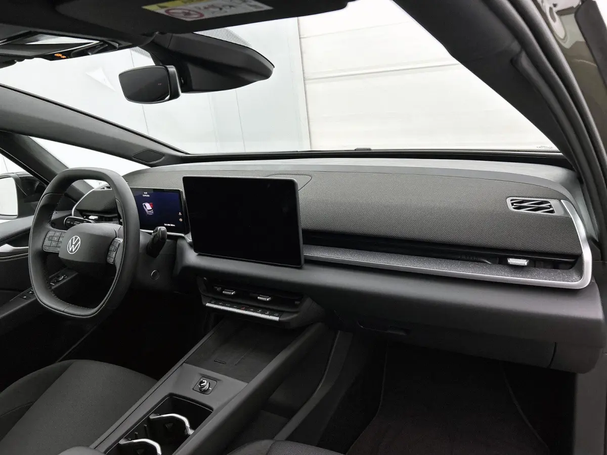 Life 58 kWh | Navigatie | Apple Carplay draadloos | Stoelverwarming | Ruiten getint | 18" Lichtmetalen velgen | Android Auto draadloos | LED verlichting | Camera | Climate control | Dodehoek