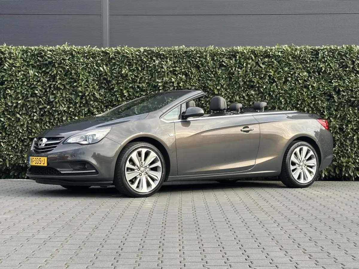 1.6 Turbo Innovation, NL AUTO, NAP, LEDER, NAVI, CAMERA, CRUISE CONTROL, CLIMATE CONTROL, STOEL/STUURVERWARMING, PDC, LED, LICHTMETAAL 19"