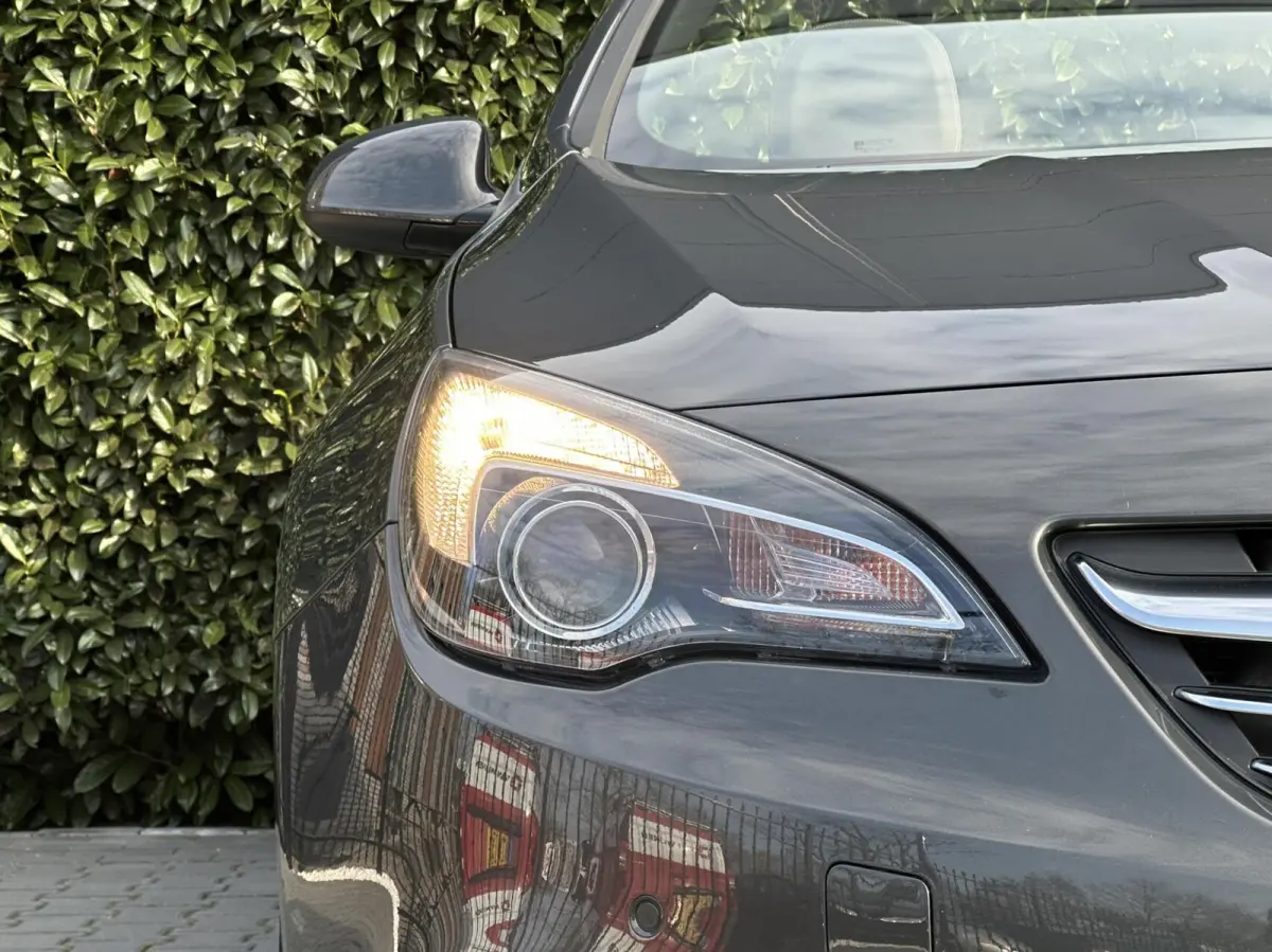 1.6 Turbo Innovation, NL AUTO, NAP, LEDER, NAVI, CAMERA, CRUISE CONTROL, CLIMATE CONTROL, STOEL/STUURVERWARMING, PDC, LED, LICHTMETAAL 19"