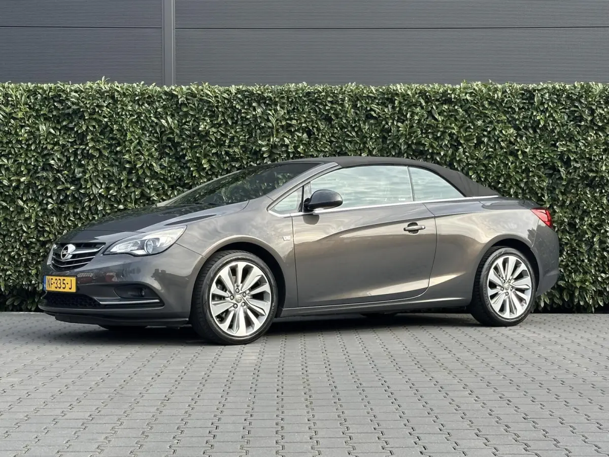 1.6 Turbo Innovation, NL AUTO, NAP, LEDER, NAVI, CAMERA, CRUISE CONTROL, CLIMATE CONTROL, STOEL/STUURVERWARMING, PDC, LED, LICHTMETAAL 19"