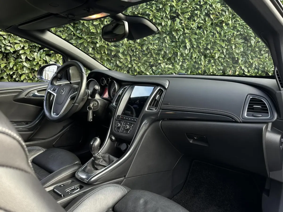 1.6 Turbo Innovation, NL AUTO, NAP, LEDER, NAVI, CAMERA, CRUISE CONTROL, CLIMATE CONTROL, STOEL/STUURVERWARMING, PDC, LED, LICHTMETAAL 19"