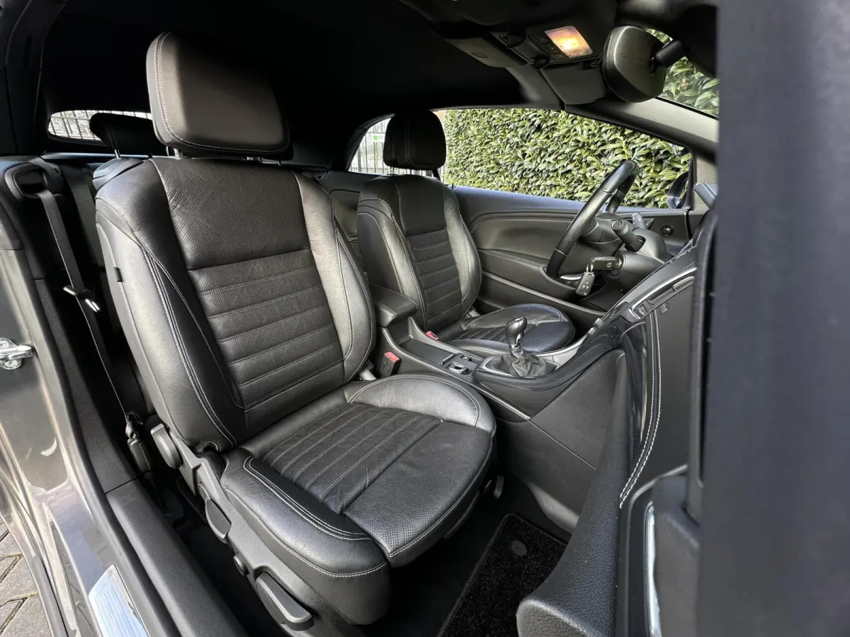 1.6 Turbo Innovation, NL AUTO, NAP, LEDER, NAVI, CAMERA, CRUISE CONTROL, CLIMATE CONTROL, STOEL/STUURVERWARMING, PDC, LED, LICHTMETAAL 19"