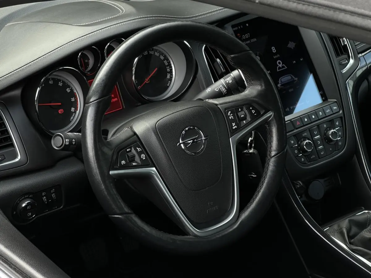 1.6 Turbo Innovation, NL AUTO, NAP, LEDER, NAVI, CAMERA, CRUISE CONTROL, CLIMATE CONTROL, STOEL/STUURVERWARMING, PDC, LED, LICHTMETAAL 19"