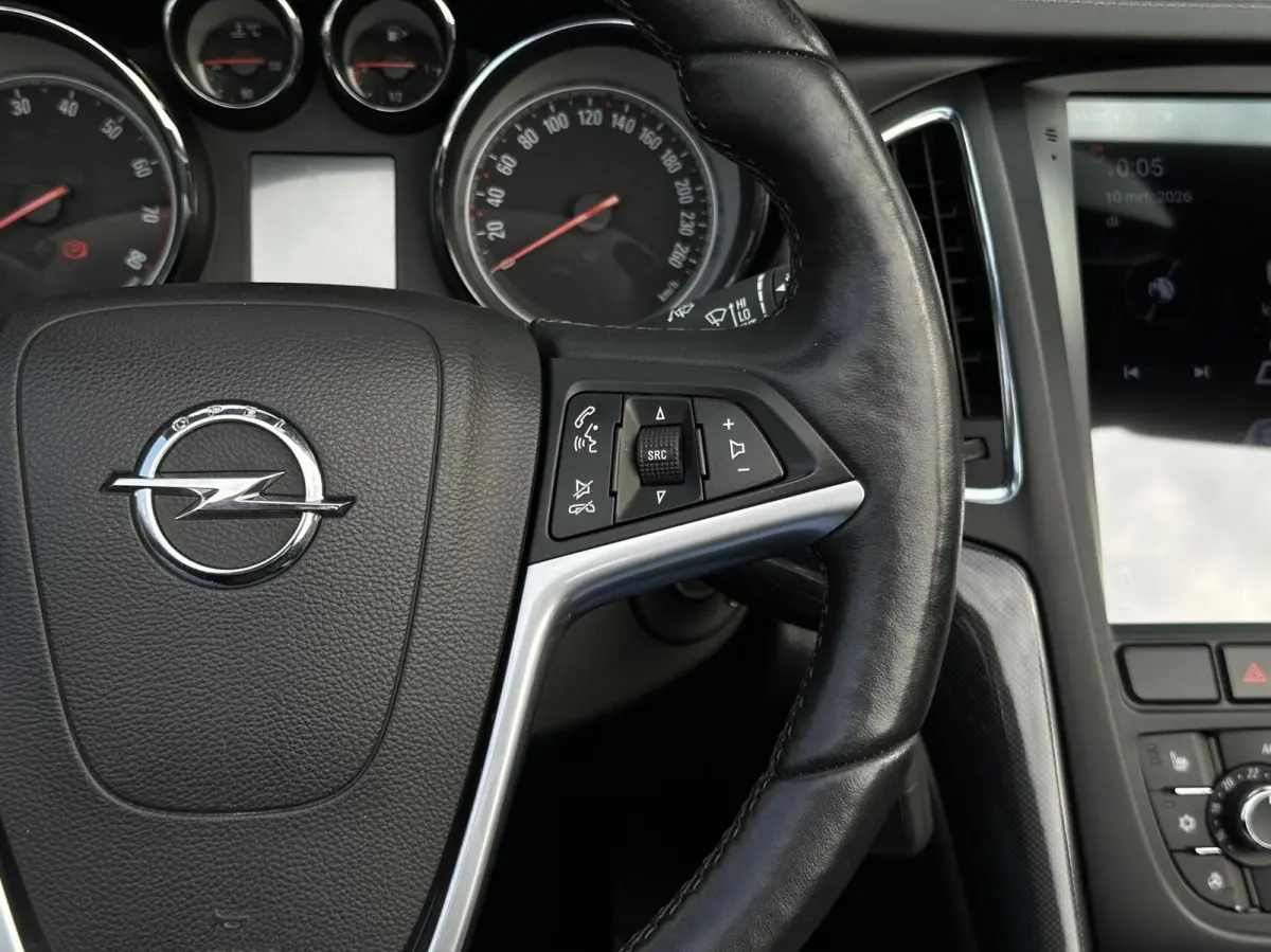 1.6 Turbo Innovation, NL AUTO, NAP, LEDER, NAVI, CAMERA, CRUISE CONTROL, CLIMATE CONTROL, STOEL/STUURVERWARMING, PDC, LED, LICHTMETAAL 19"
