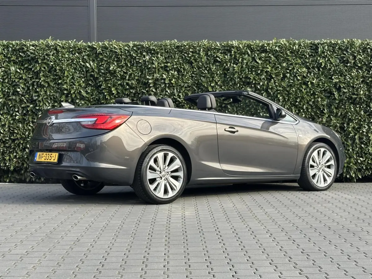 1.6 Turbo Innovation, NL AUTO, NAP, LEDER, NAVI, CAMERA, CRUISE CONTROL, CLIMATE CONTROL, STOEL/STUURVERWARMING, PDC, LED, LICHTMETAAL 19"