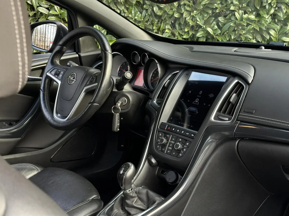 1.6 Turbo Innovation, NL AUTO, NAP, LEDER, NAVI, CAMERA, CRUISE CONTROL, CLIMATE CONTROL, STOEL/STUURVERWARMING, PDC, LED, LICHTMETAAL 19"