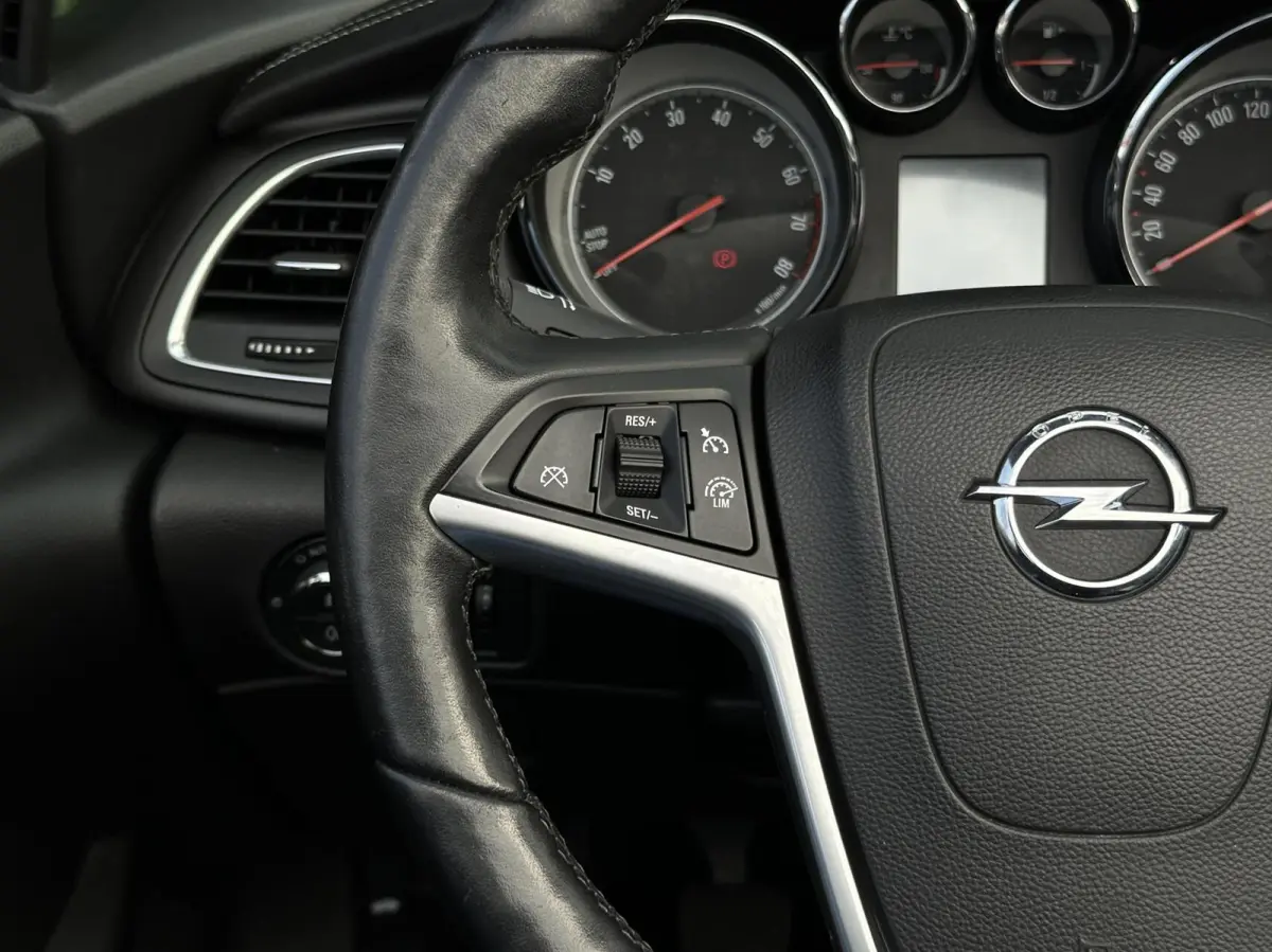 1.6 Turbo Innovation, NL AUTO, NAP, LEDER, NAVI, CAMERA, CRUISE CONTROL, CLIMATE CONTROL, STOEL/STUURVERWARMING, PDC, LED, LICHTMETAAL 19"