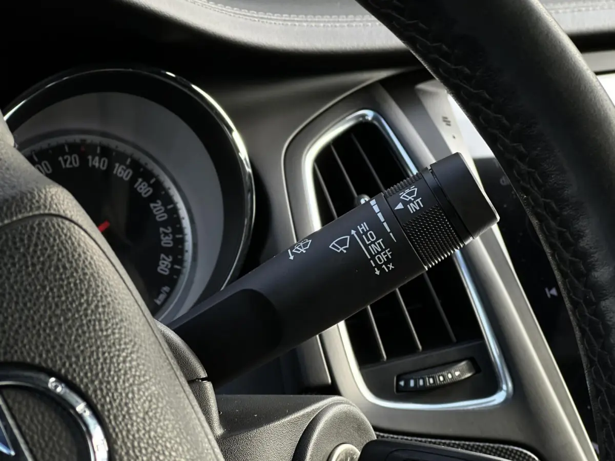 1.6 Turbo Innovation, NL AUTO, NAP, LEDER, NAVI, CAMERA, CRUISE CONTROL, CLIMATE CONTROL, STOEL/STUURVERWARMING, PDC, LED, LICHTMETAAL 19"