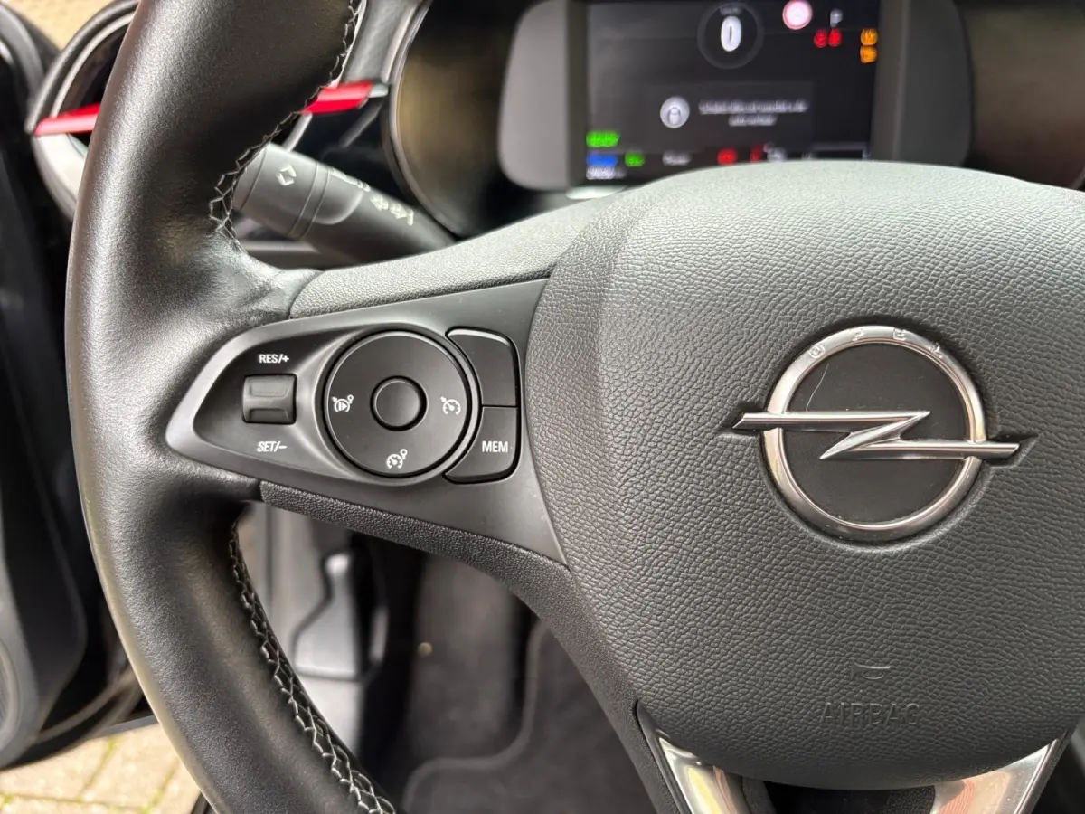 GS Line 50 kWh | Navigatie | Cruise Control | Apple Carplay/Android Auto | Achterruitrij Camera | Lichtmetalen Velgen |