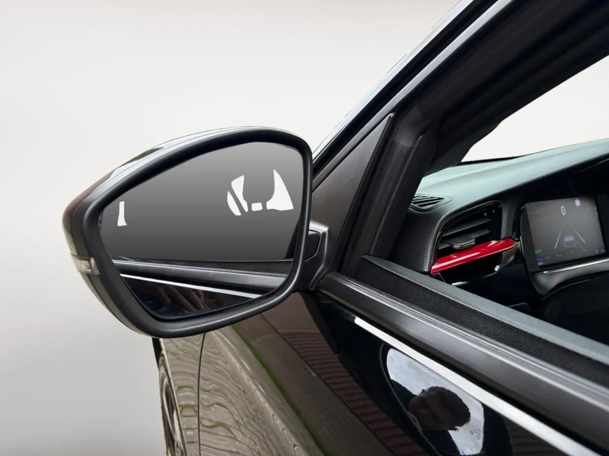 GS Line 50 kWh | Navigatie | Cruise Control | Apple Carplay/Android Auto | Achterruitrij Camera | Lichtmetalen Velgen |