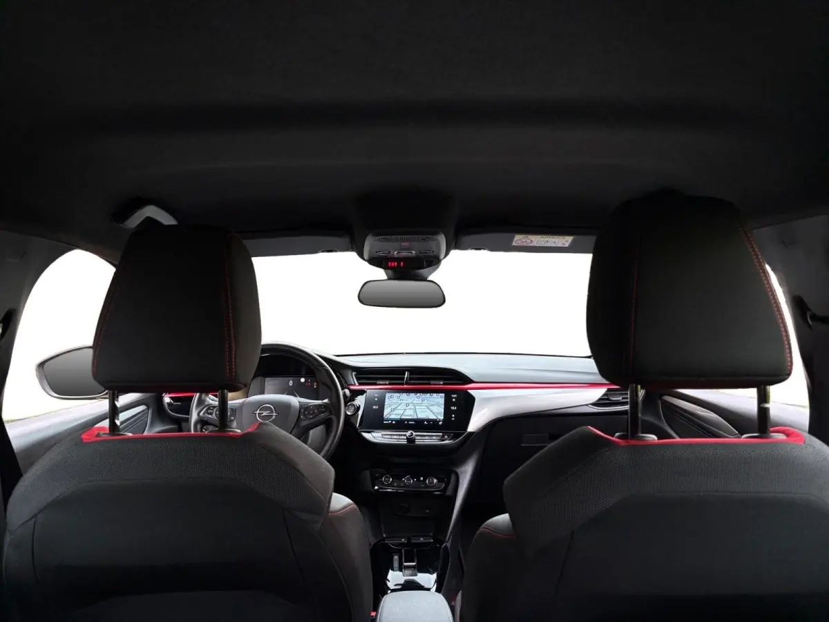 GS Line 50 kWh | Navigatie | Cruise Control | Apple Carplay/Android Auto | Achterruitrij Camera | Lichtmetalen Velgen |
