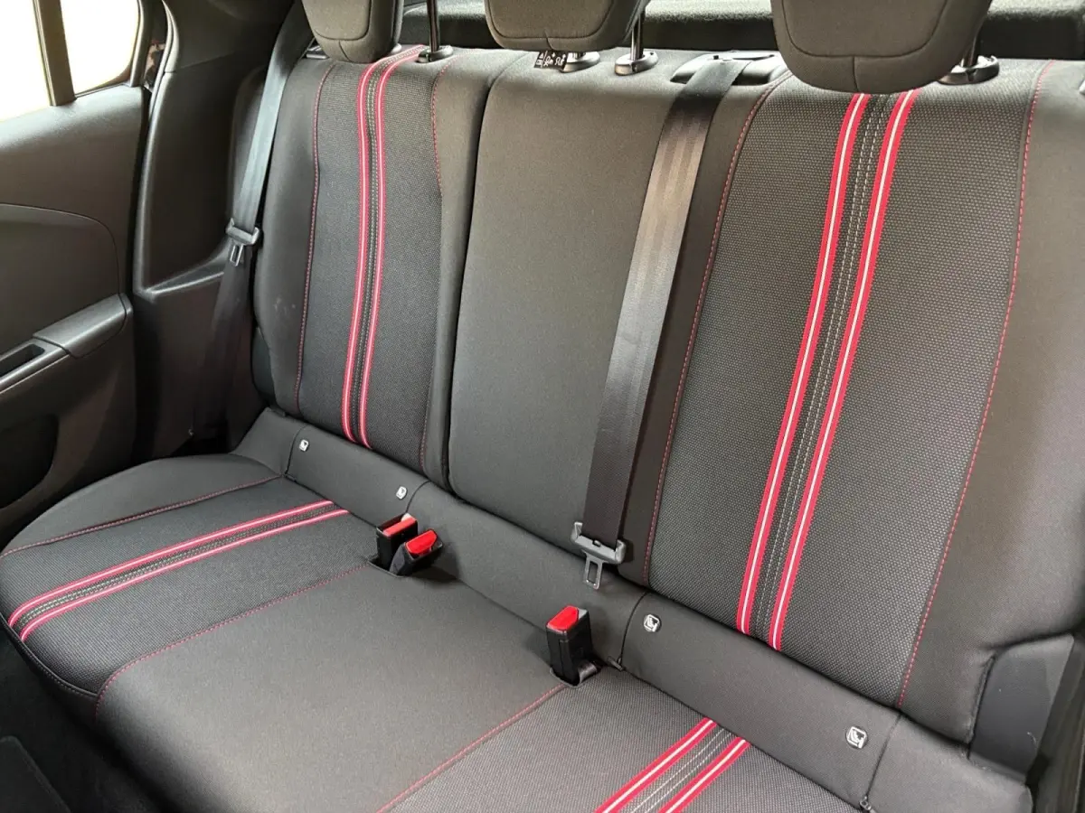 GS Line 50 kWh | Navigatie | Cruise Control | Apple Carplay/Android Auto | Achterruitrij Camera | Lichtmetalen Velgen |