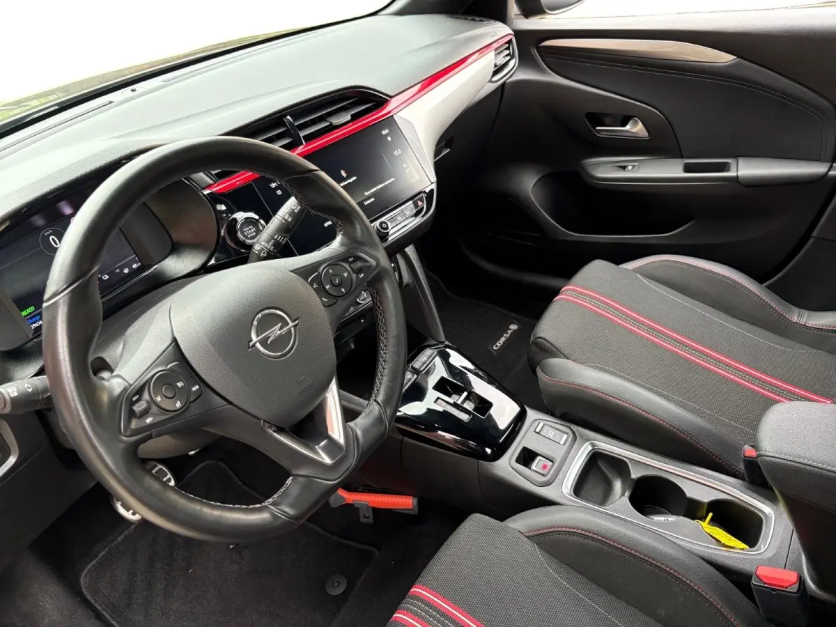 GS Line 50 kWh | Navigatie | Cruise Control | Apple Carplay/Android Auto | Achterruitrij Camera | Lichtmetalen Velgen |