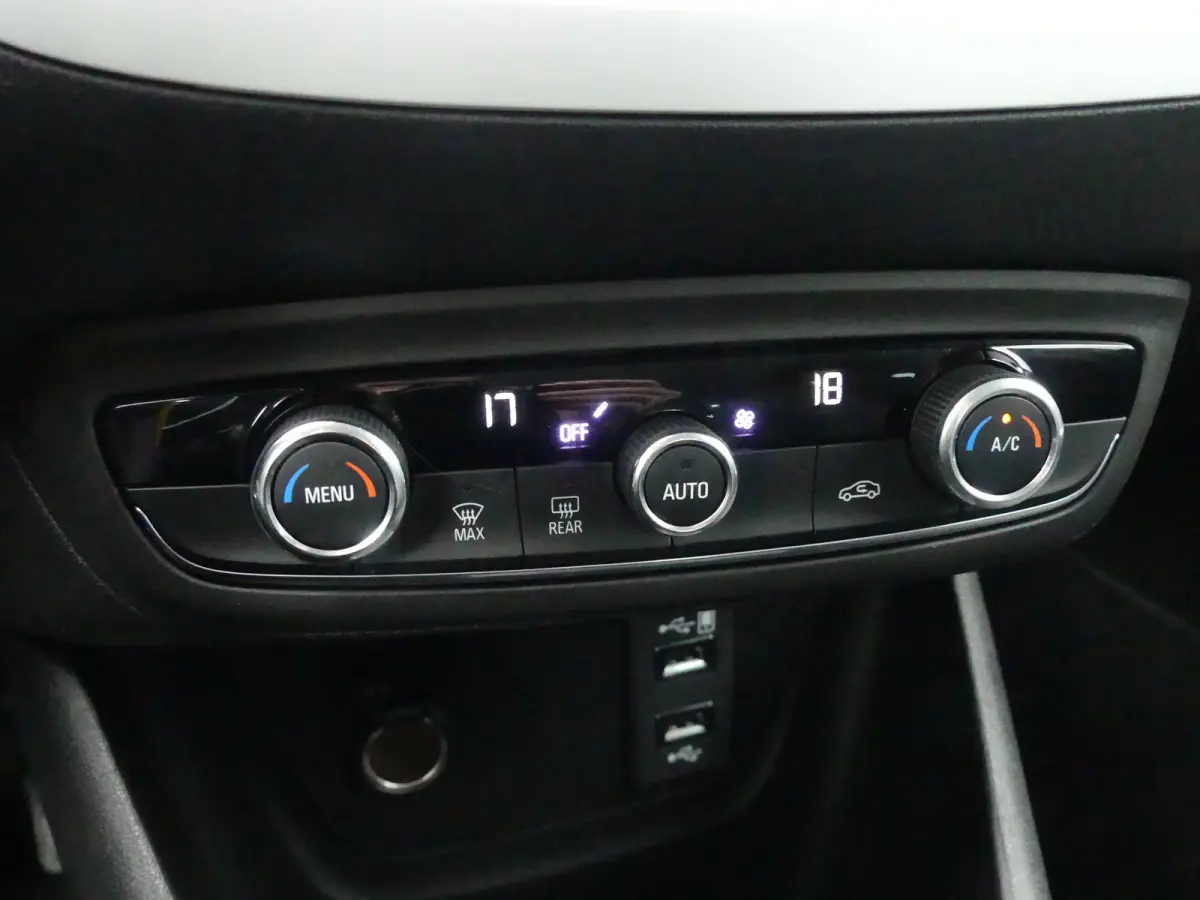 1.2 Turbo Edition 2020 | TREKHAAK | CRUISE | CAMERA | PARKEERSENSOREN V+A | NAVI | APPLE CARPLAY / ANDROID AUTO | LMV 16" |