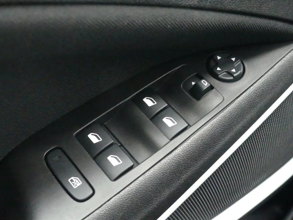 1.2 Turbo Edition 2020 | TREKHAAK | CRUISE | CAMERA | PARKEERSENSOREN V+A | NAVI | APPLE CARPLAY / ANDROID AUTO | LMV 16" |