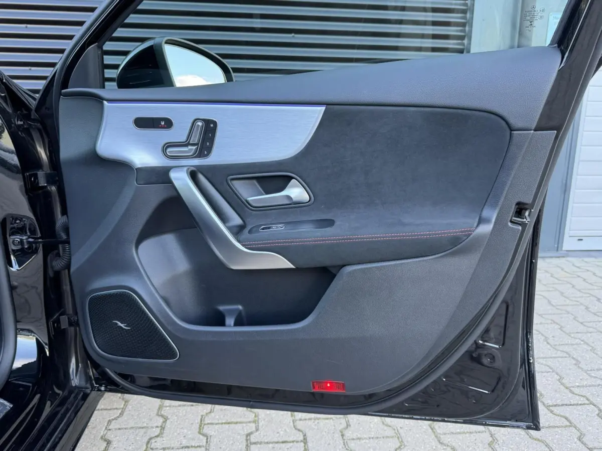 180 AMG Line |BTW|Facelift|Pano|Burmester®|360°camera|Head Up