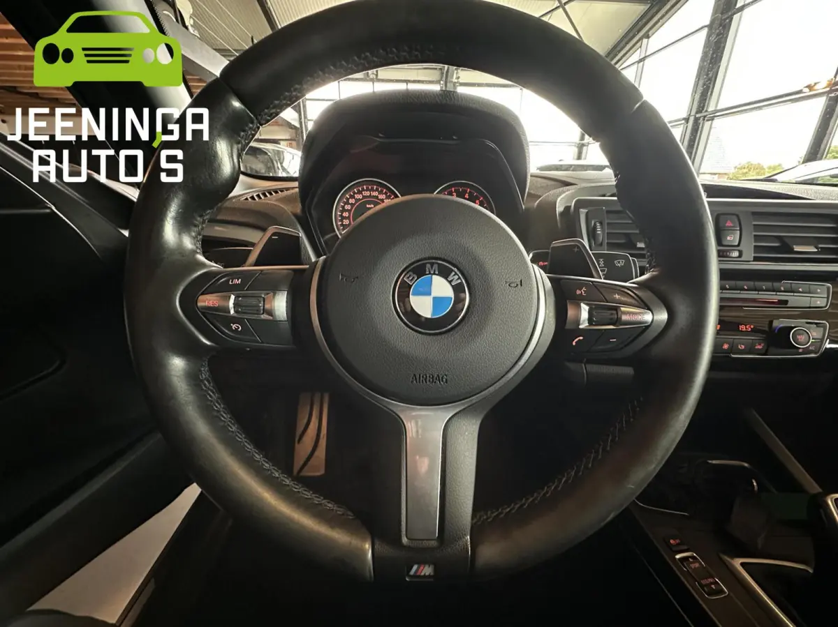 220i M pakket |Clima|Stoelverwarming|Trekhaak|Leer|Navi