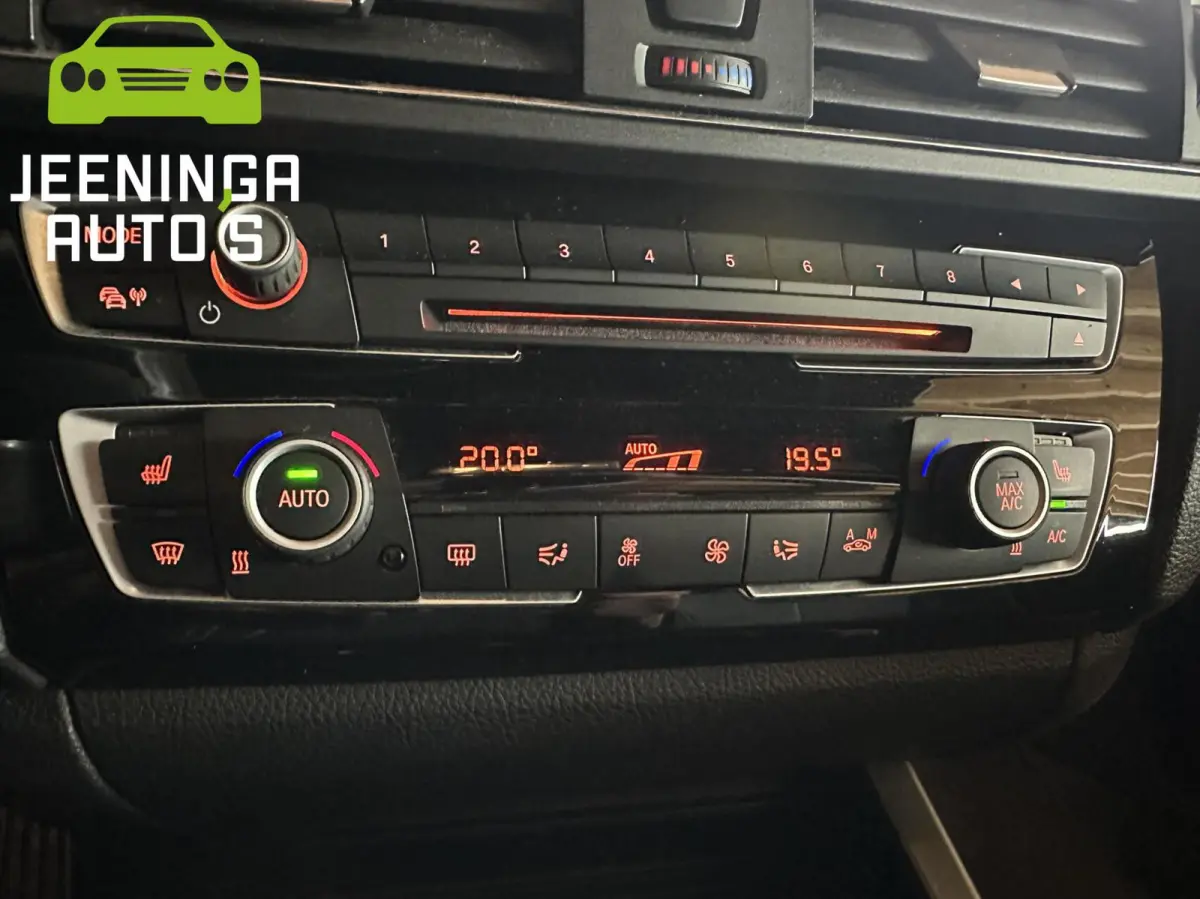 220i M pakket |Clima|Stoelverwarming|Trekhaak|Leer|Navi