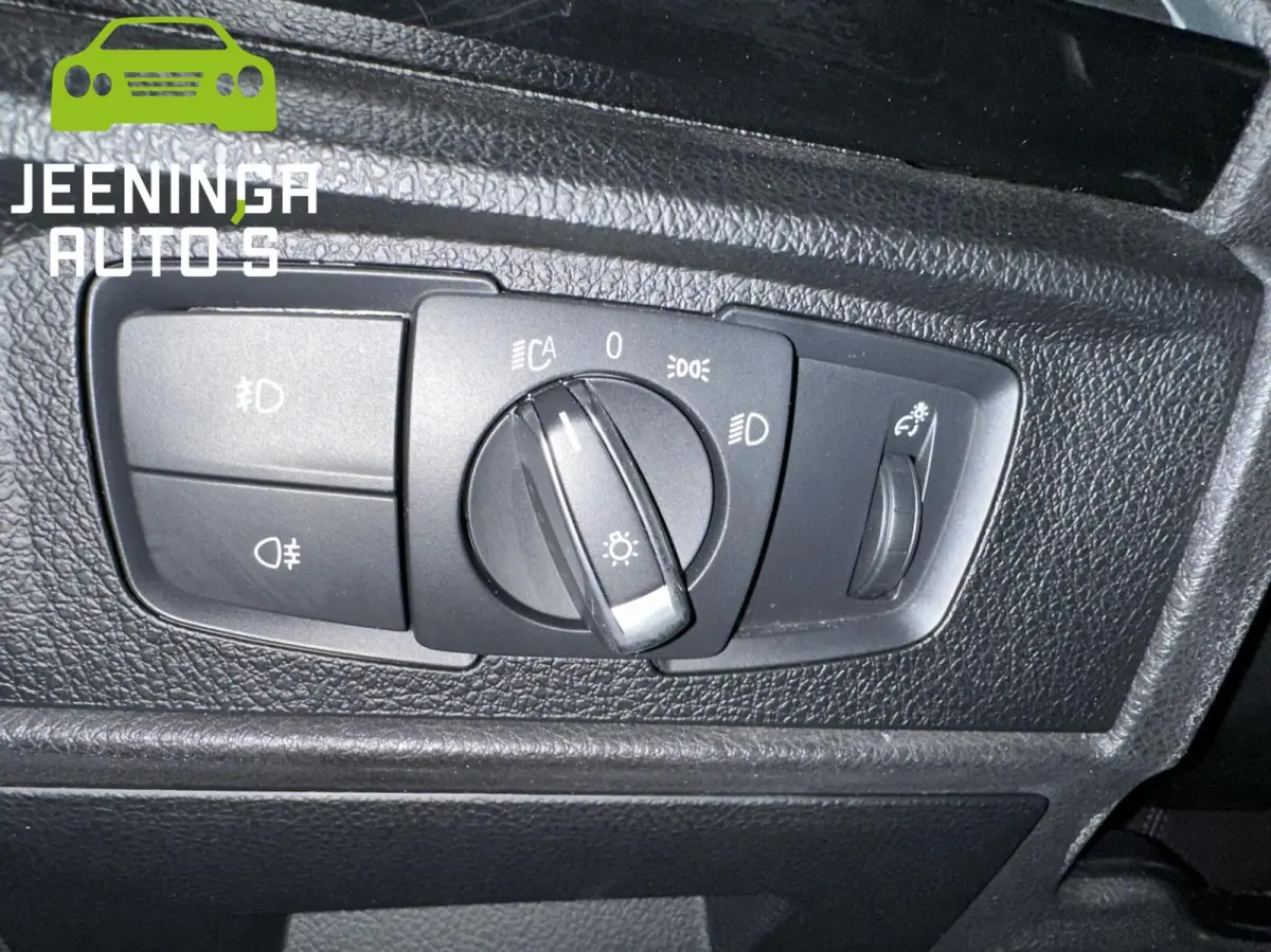 220i M pakket |Clima|Stoelverwarming|Trekhaak|Leer|Navi