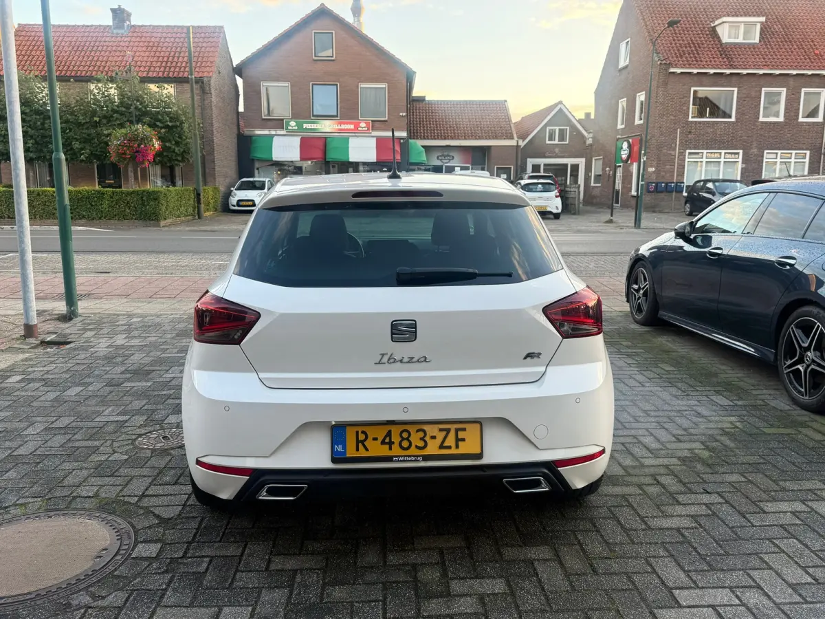 1.0 EcoTSI FR Business Connect, Apple Carplay/Android,Sfeerverlichting,Navigatie,Achteruitrij camera