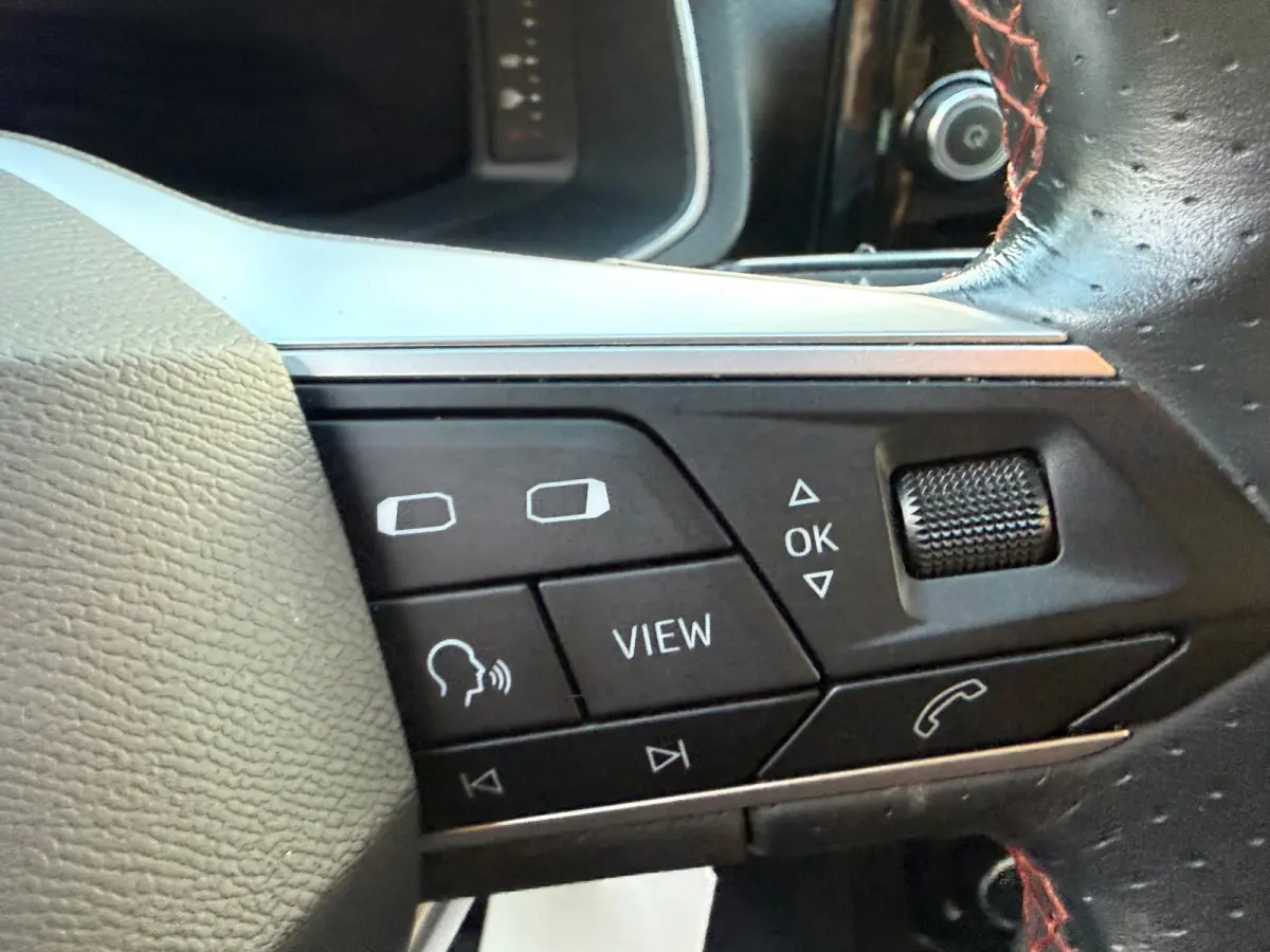 1.0 EcoTSI FR Business Connect, Apple Carplay/Android,Sfeerverlichting,Navigatie,Achteruitrij camera