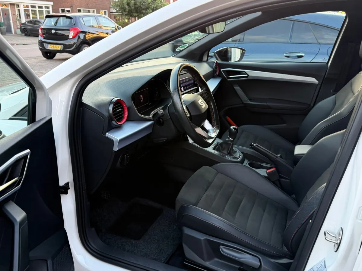 1.0 EcoTSI FR Business Connect, Apple Carplay/Android,Sfeerverlichting,Navigatie,Achteruitrij camera