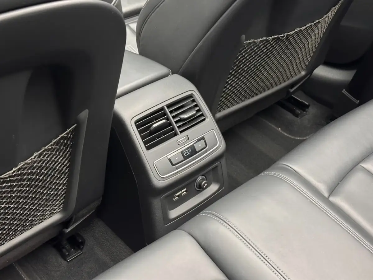 35 Tfsi S-LINE ** LED, VIRTUAL TREKH, MASSAGE, 20-inch LMV ** UNFALLFREI - Slechts 34.996km. ** ** INFORMEER OOK NAAR ONZE AANTREKKELIJKE FINANCIAL-LEASE TARIEVEN **