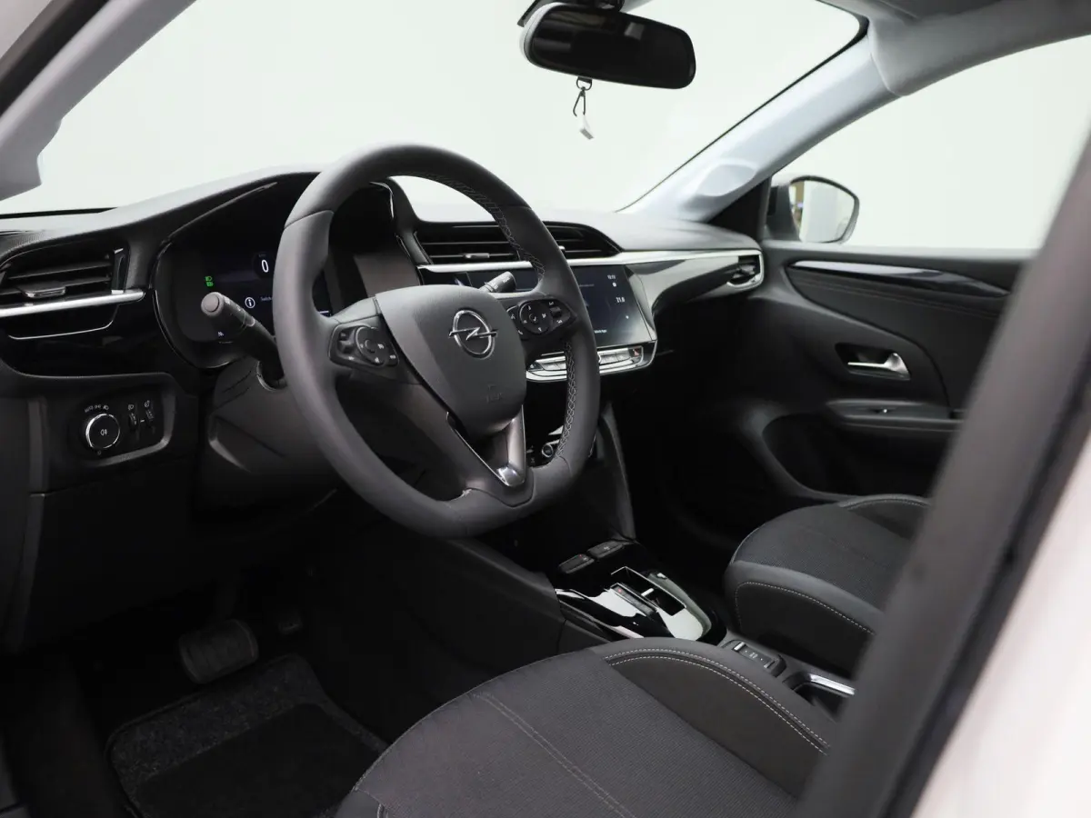 Elegance | APPLE CARPLAY | ANDROID AUTO | ACHTERUITRIJCAMERA | VIRTUAL COCKPIT | CLIMATE CONTROL | CRUISE CONTROL | VERLICHTING AUTOMATISCH | LED VERLICHTING | NAVIGATIE |